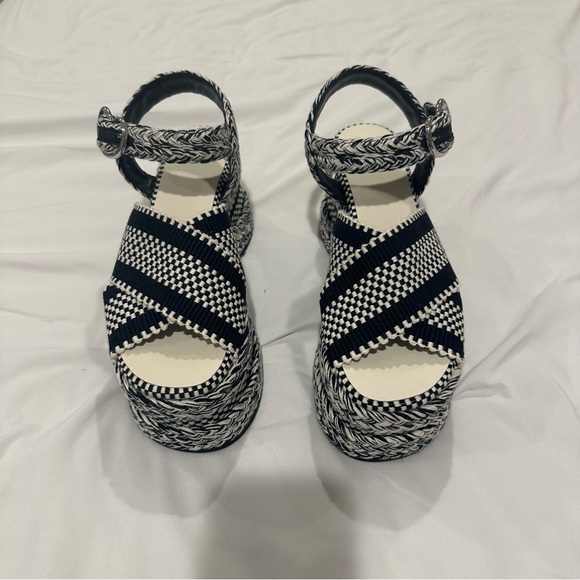 Amambaih Carmen Heels - Picture 4 of 6